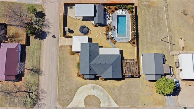 401 N Stephens Street, Hobart, OK 73651