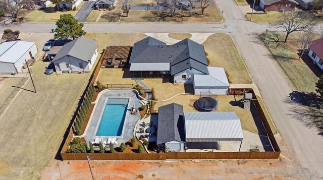 401 N Stephens Street, Hobart, OK 73651