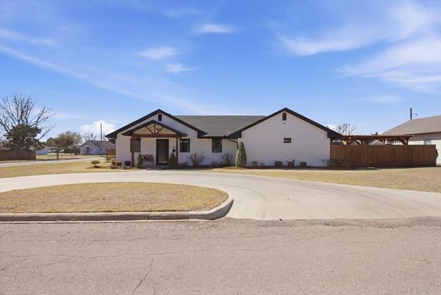 401 N Stephens Street, Hobart, OK 73651