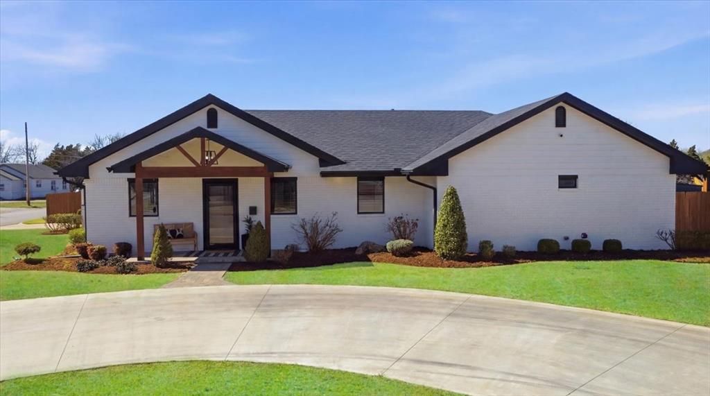 401 N Stephens Street, Hobart, OK 73651