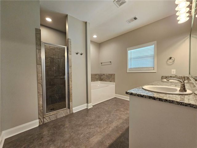 1076 Cummings Road, Smiths Station, AL 36877