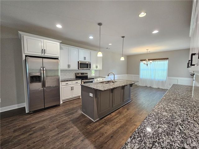 1076 Cummings Road, Smiths Station, AL 36877