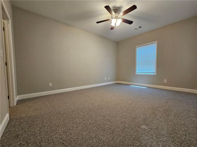 1076 Cummings Road, Smiths Station, AL 36877