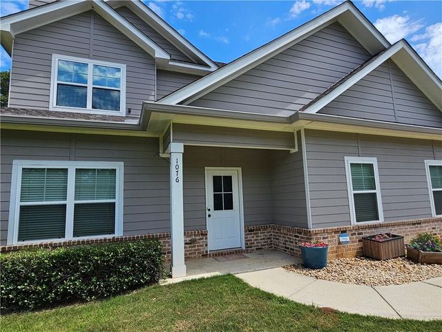 1076 Cummings Road, Smiths Station, AL 36877