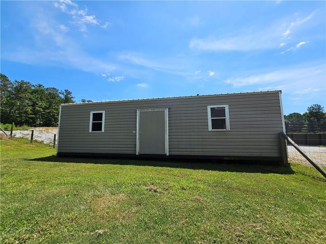 1076 Cummings Road, Smiths Station, AL 36877