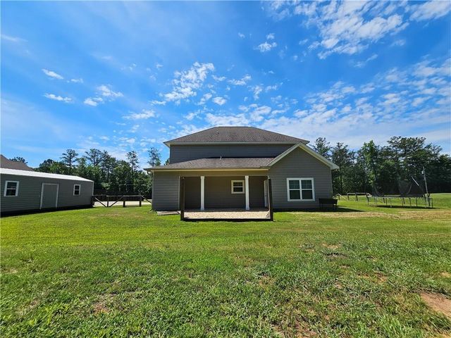 1076 Cummings Road, Smiths Station, AL 36877