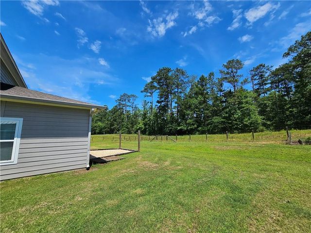 1076 Cummings Road, Smiths Station, AL 36877