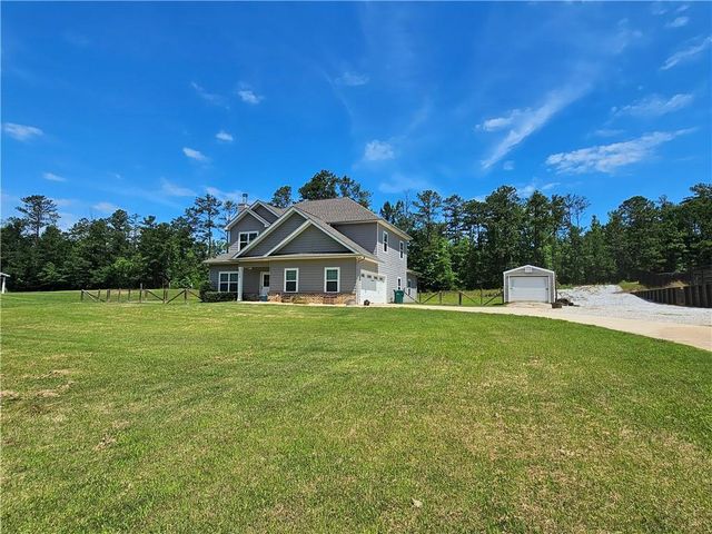 1076 Cummings Road, Smiths Station, AL 36877
