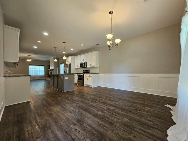 1076 Cummings Road, Smiths Station, AL 36877