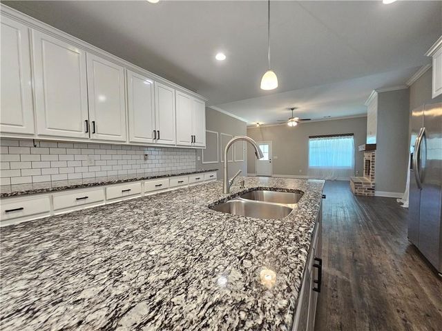 1076 Cummings Road, Smiths Station, AL 36877