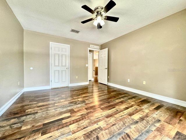 800 CLEAR BROOK COURT, Fruitland Park, FL 34731