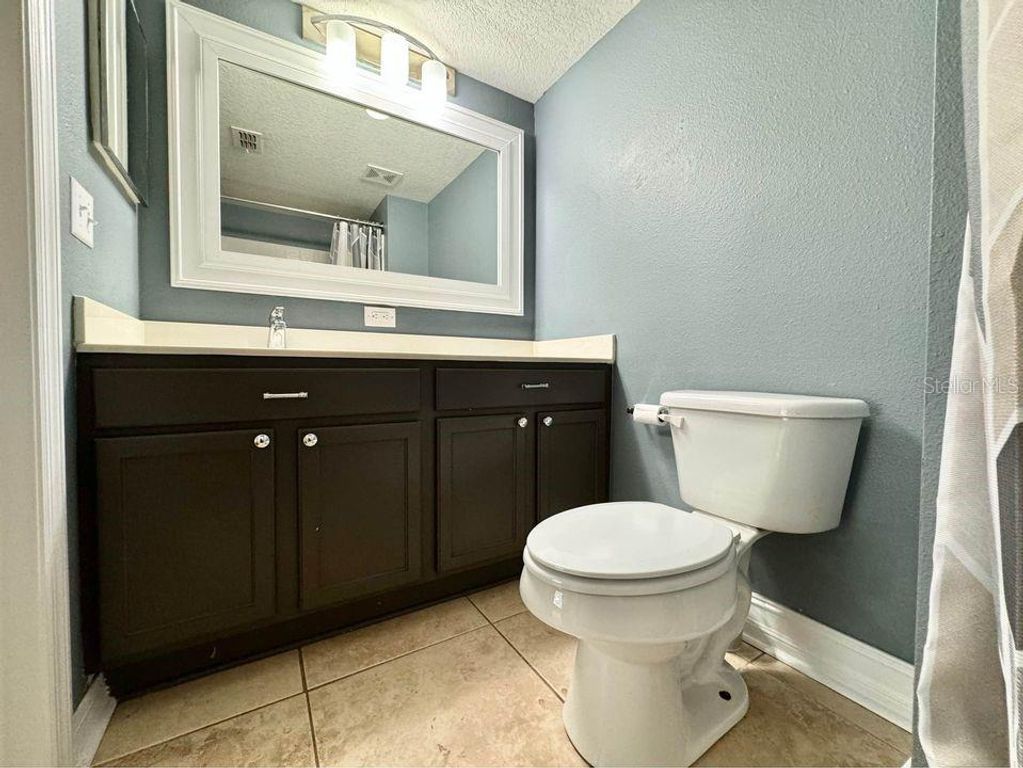 Image 12 of property listing at 800 CLEAR BROOK COURT, Fruitland Park, FL 34731