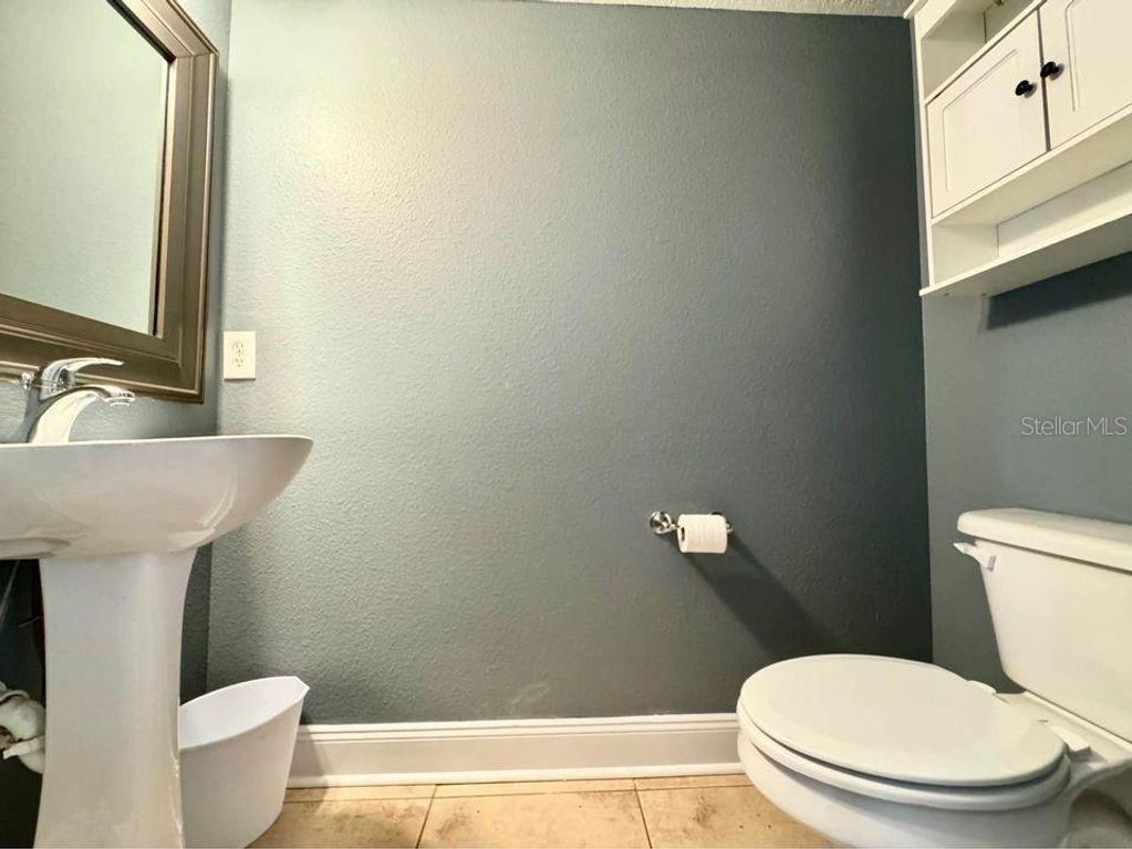 Image 15 of property listing at 800 CLEAR BROOK COURT, Fruitland Park, FL 34731