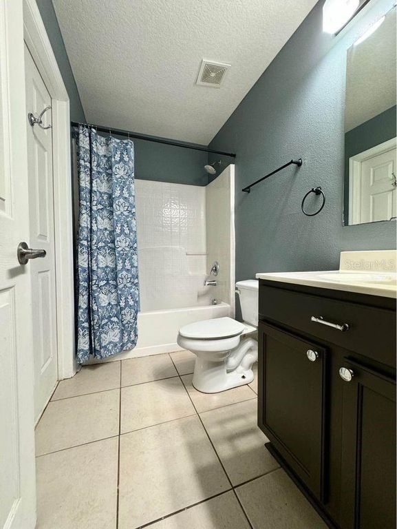 Image 21 of property listing at 800 CLEAR BROOK COURT, Fruitland Park, FL 34731