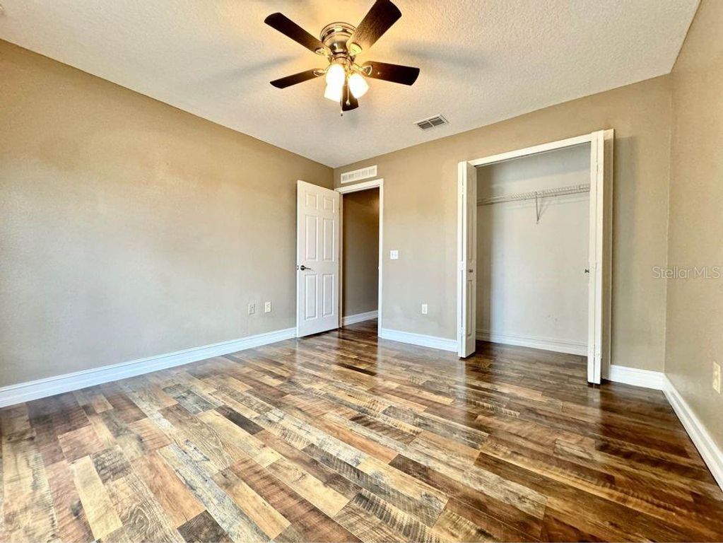 Image 22 of property listing at 800 CLEAR BROOK COURT, Fruitland Park, FL 34731