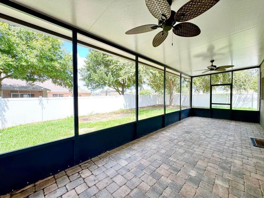 Image 38 of property listing at 800 CLEAR BROOK COURT, Fruitland Park, FL 34731