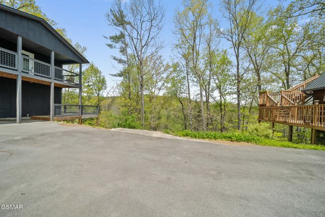 720 Timberlake Drive, Sevierville, TN 37862