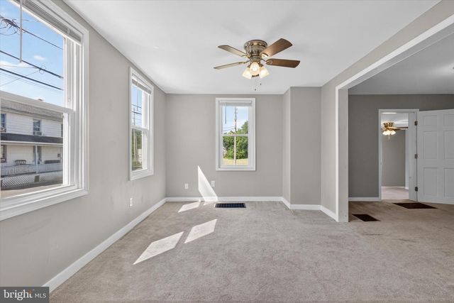 25 MAIN ST, Mcsherrystown, PA 17344