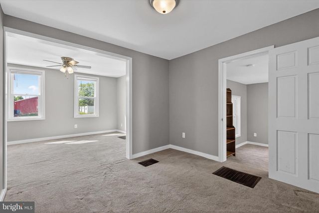 25 MAIN ST, Mcsherrystown, PA 17344
