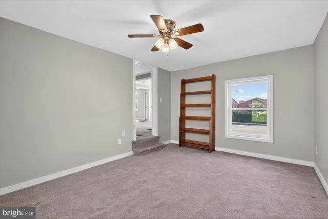 25 MAIN ST, Mcsherrystown, PA 17344