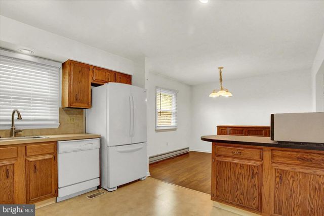 429 N SCENIC RD, Harrisburg, PA 17109