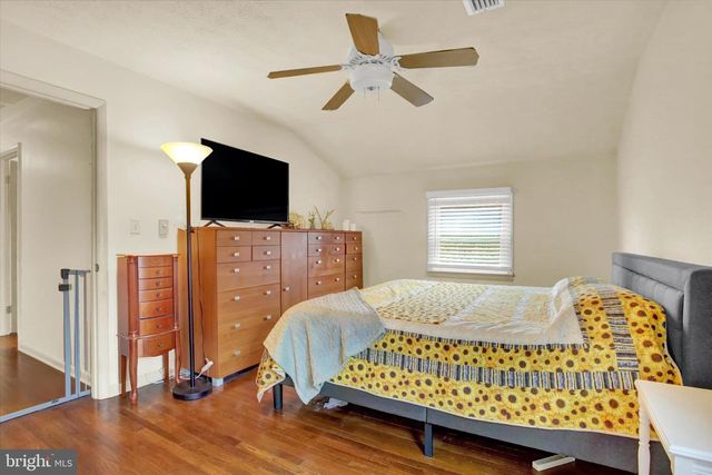 429 N SCENIC RD, Harrisburg, PA 17109