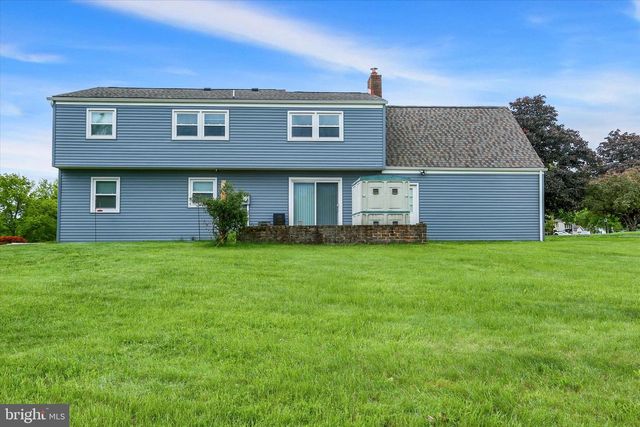 429 N SCENIC RD, Harrisburg, PA 17109