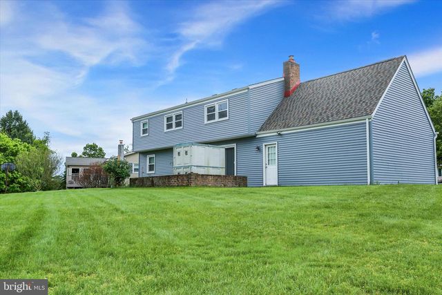 429 N SCENIC RD, Harrisburg, PA 17109