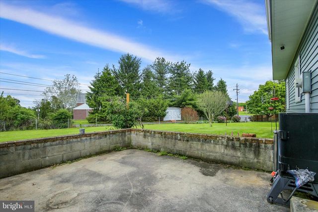 429 N SCENIC RD, Harrisburg, PA 17109