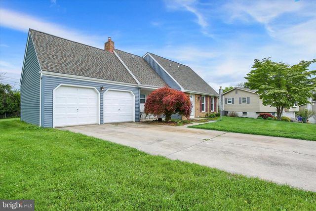 429 N SCENIC RD, Harrisburg, PA 17109