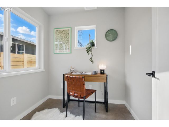 1123 Se Rhone St B, Portland, OR 97202