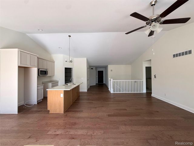 1089 Camellia Circle 31, Marion Township, MI 48843