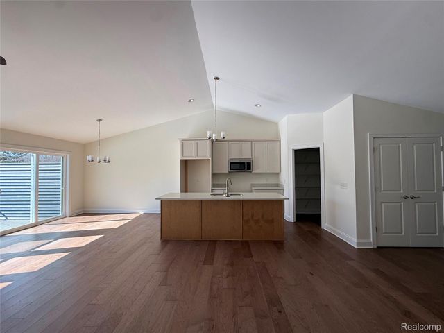 1089 Camellia Circle 31, Marion Township, MI 48843