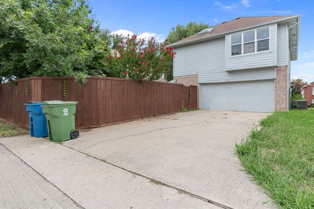 1446 Creekview Drive, Lewisville, TX 75067