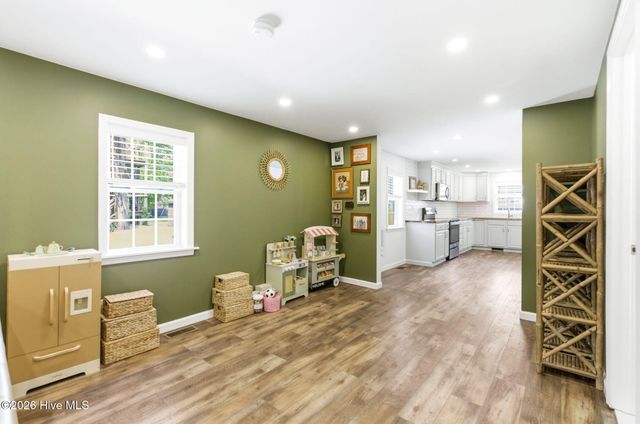 406 N B Street, Bridgeton, NC 28519