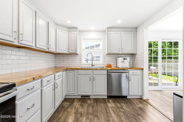 406 N B Street, Bridgeton, NC 28519