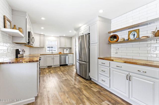 406 N B Street, Bridgeton, NC 28519