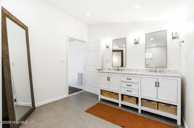 406 N B Street, Bridgeton, NC 28519