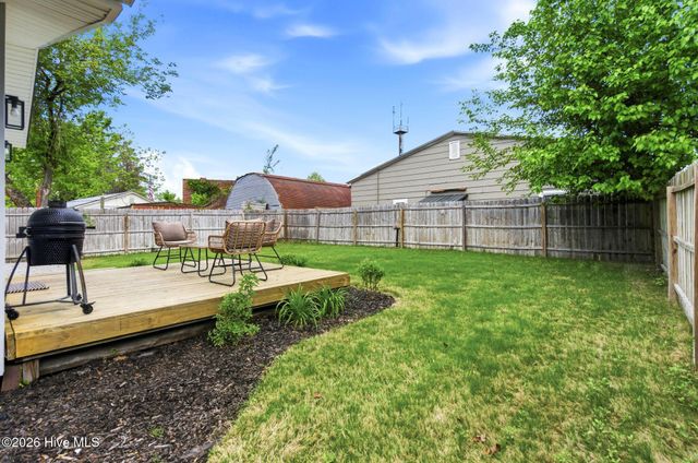 406 N B Street, Bridgeton, NC 28519