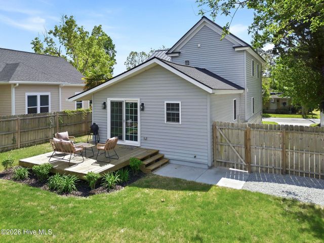 406 N B Street, Bridgeton, NC 28519