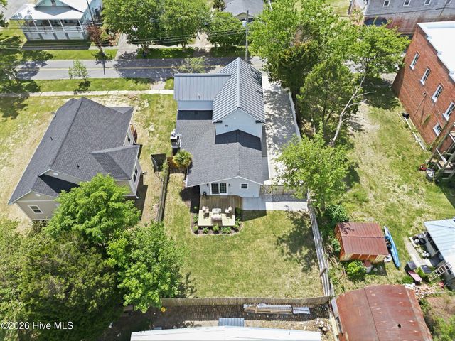 406 N B Street, Bridgeton, NC 28519