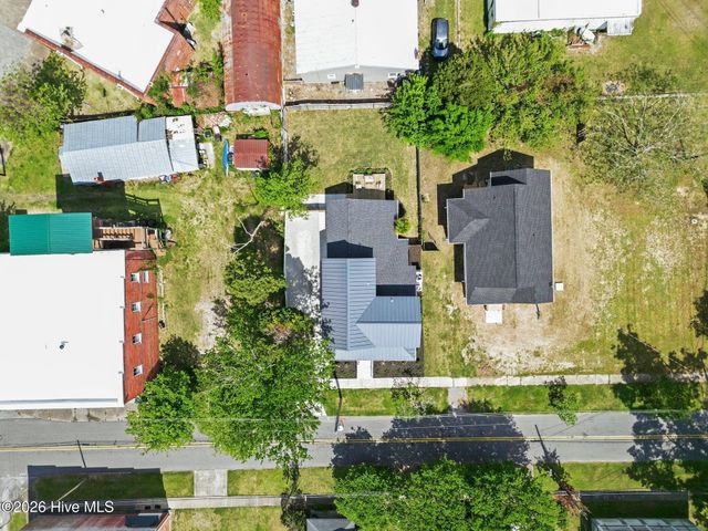 406 N B Street, Bridgeton, NC 28519