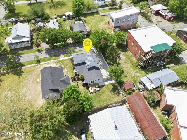 406 N B Street, Bridgeton, NC 28519