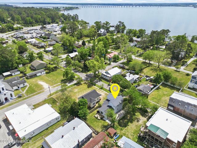 406 N B Street, Bridgeton, NC 28519