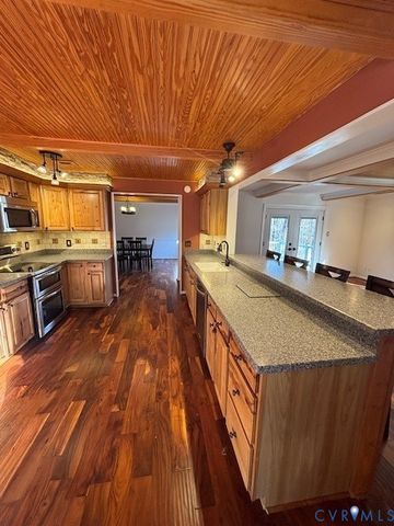 525 Wild Life Trl, Ridge Branch, VA 23238