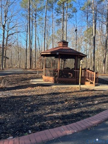 525 Wild Life Trl, Ridge Branch, VA 23238