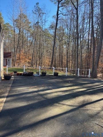 525 Wild Life Trl, Ridge Branch, VA 23238