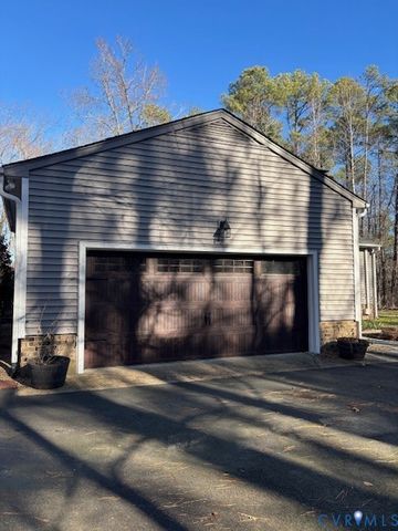 525 Wild Life Trl, Ridge Branch, VA 23238