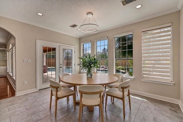 18 Falling Leaf Court, Friendswood, TX 77546