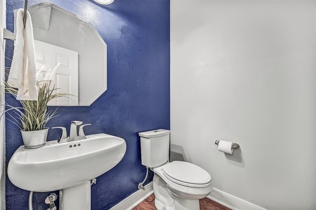 18 Falling Leaf Court, Friendswood, TX 77546